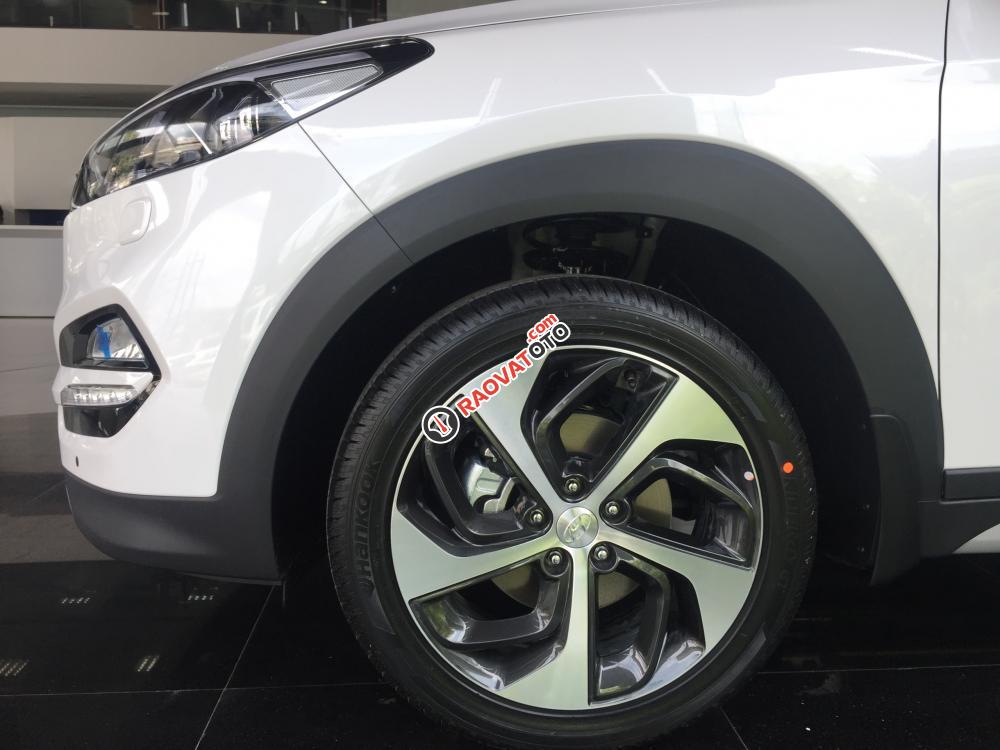 Bán Hyundai Tucson sản xuất 2018, màu trắng-6