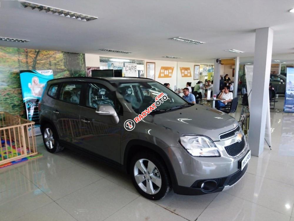 Cần bán xe Chevrolet Orlando 1.8 LT đời 2017, màu xám-9