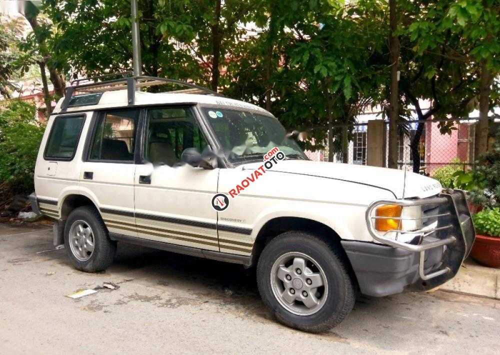 Bán xe LandRover Discovery 3.8L V8 đời 1995, màu trắng, nhập khẩu nguyên chiếc, giá tốt-0