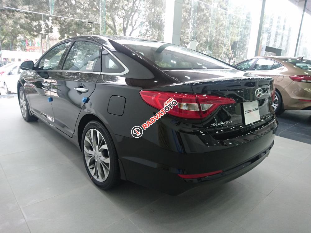 Hyundai Sonata sản xuất 2017 màu đen nhập khẩu nguyên chiếc Hàn Quốc, hỗ trợ trả góp lên đến 90% -.LH: 0904675566-4