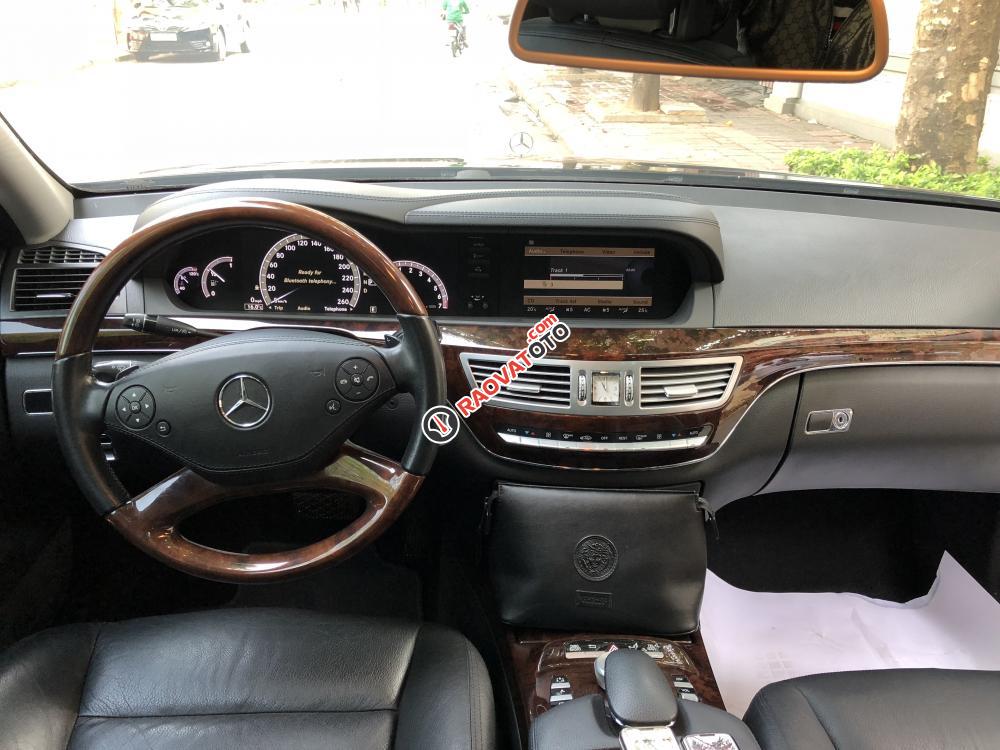 Mercedes S300 đời 2011, bản full option, màu đen-5