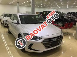 Giá xe Elantra 1.6 AT màu bạc, cam kết giá tốt nhất. 730 triệu lăn bánh xe. Chỉ cần 150 triệu - 0902.608.293-3