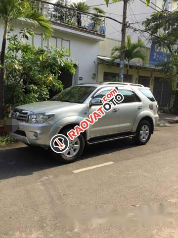 Bán ô tô Toyota Fortuner năm 2010, màu bạc  -0