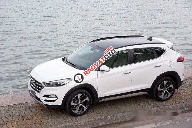 Bán Hyundai Tucson năm 2017, màu trắng-4