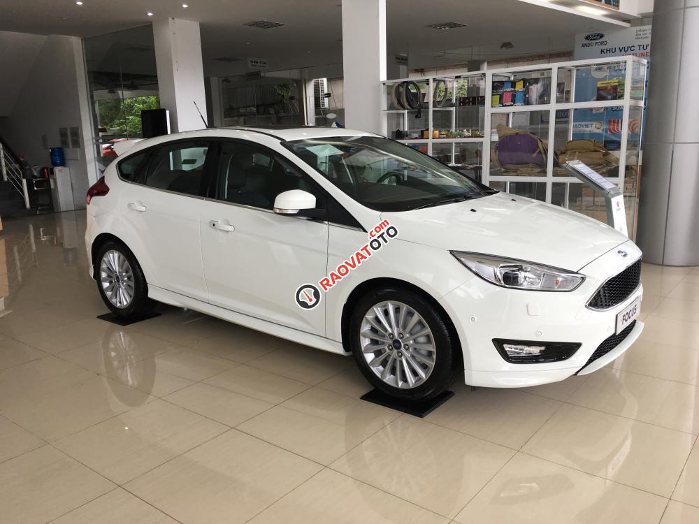 Bán ô tô Ford Focus 1.5 AT Sport Hatchback đời 2017, giao xe ngay, hỗ trợ trả góp 80%-2