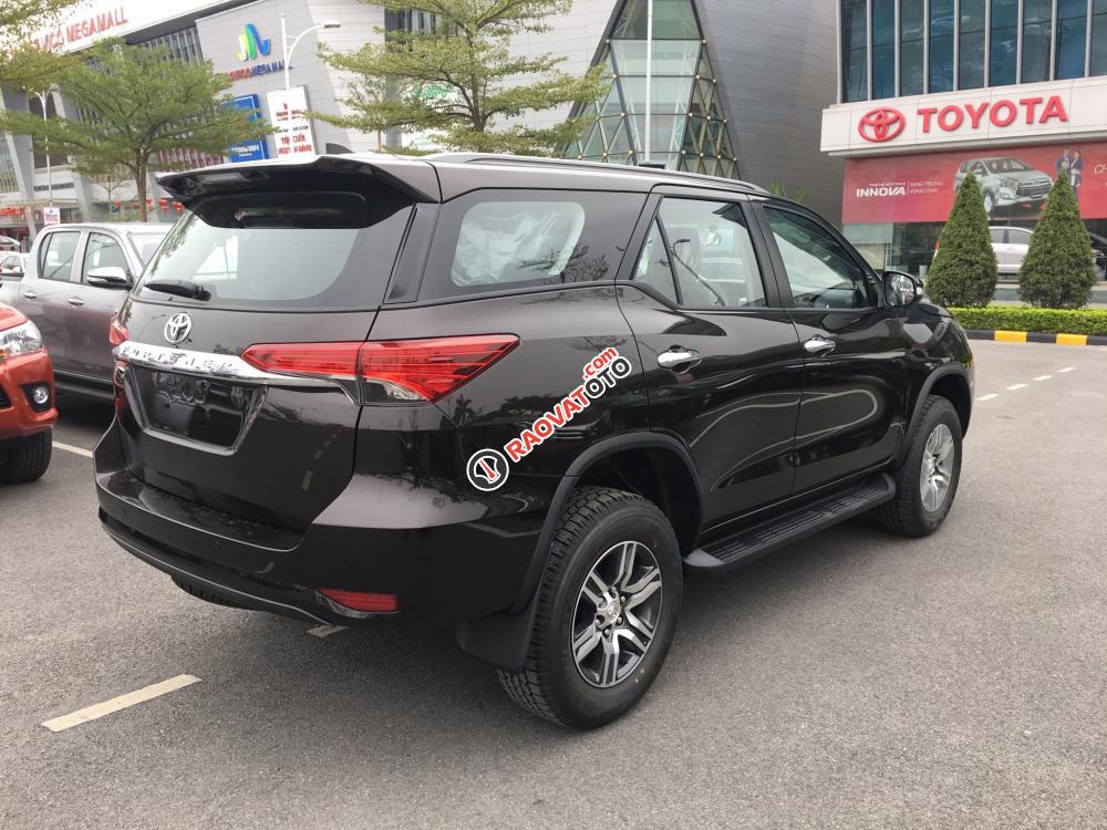 Bán Toyota Fortuner 2018 nhập khẩu, máy xăng, số tự động, giao ngay, mua trả góp chỉ 450Tr, gọi ngay: 0948057222-5