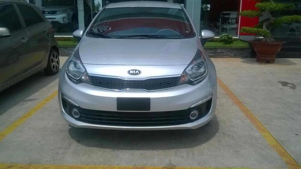 Bán xe Kia Rio đời 2017, màu trắng, nhập khẩu -9