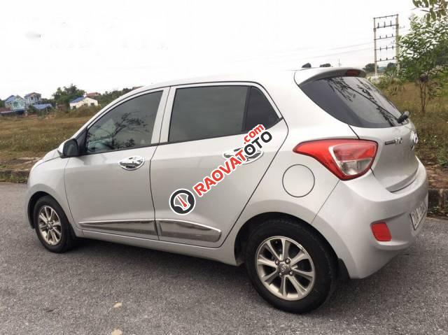 Bán Hyundai Grand i10 1.0AT đời 2016, màu bạc số tự động, 349tr-0