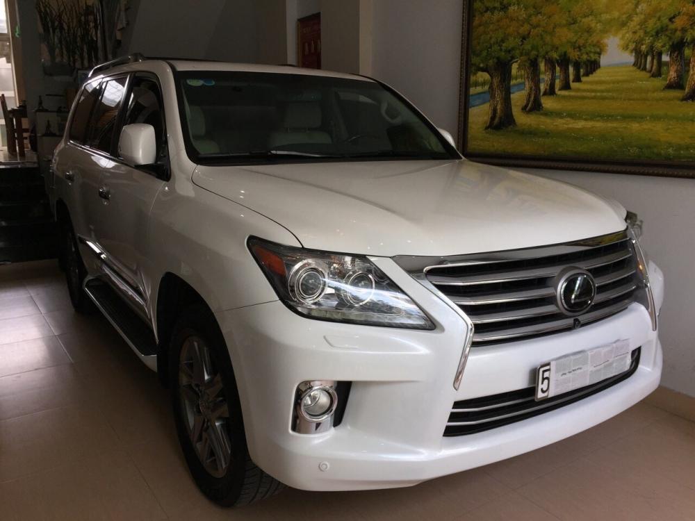 Cần bán lại xe Lexus LX 570 năm 2013, màu trắng, nhập khẩu nguyên chiếc, xe gia đình-1