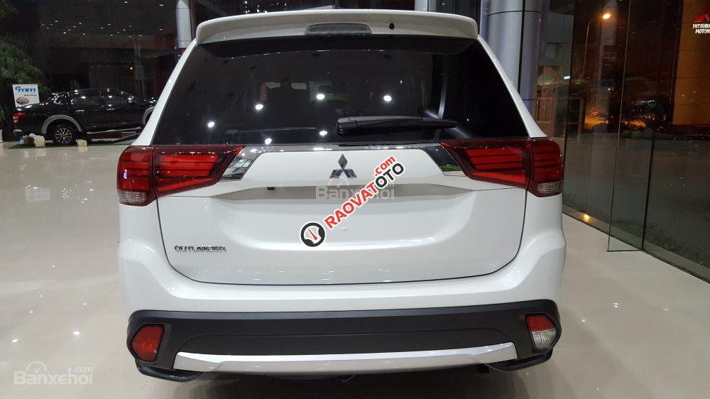 Bán xe Outlander, nhập khẩu từ Nhật, ưu đãi mùa hè đến 150 triệu, cho vay 80% - LH: 0905.91.01.99-5