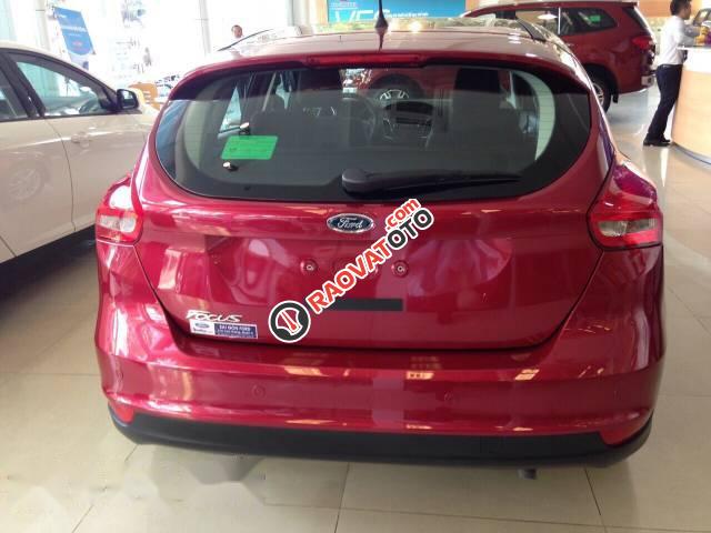 Bán xe Ford Focus 1.6l Trend đời 2017, màu đỏ  -1