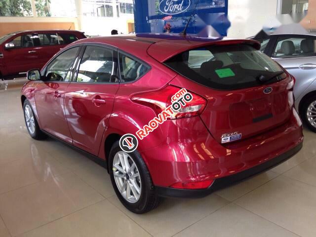 Bán xe Ford Focus 1.6l Trend đời 2017, màu đỏ  -3