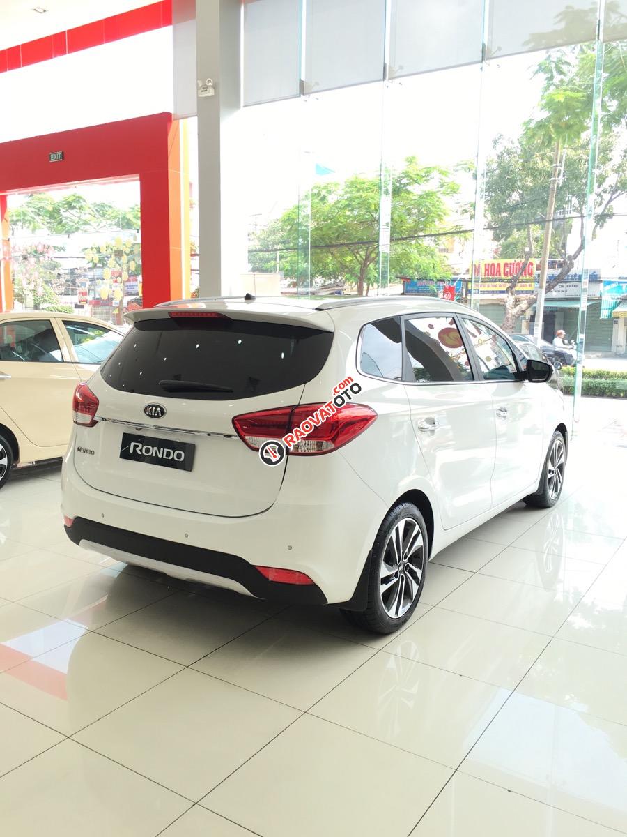 Cần bán xe Kia Rondo FL đời 2017, màu trắng, giá chỉ 553 triệu-3