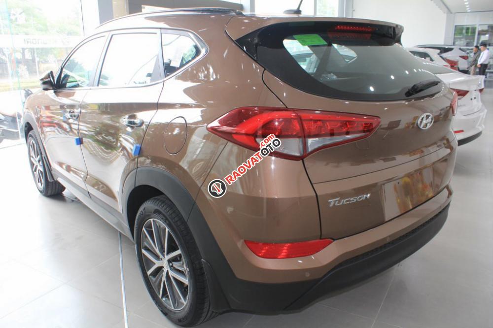 Bán xe Hyundai Tucson sản xuất 2018 màu nâu, xe lắp ráp, hỗ trợ trả góp lên đến 85% - LH: 090.467.5566-6