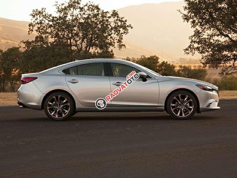 Bán Mazda 6 đời 2017, màu bạc-0