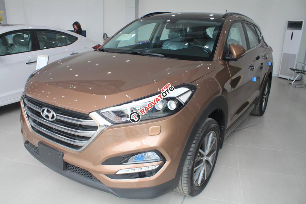 Bán xe Hyundai Tucson sản xuất 2018 màu nâu, xe lắp ráp, hỗ trợ trả góp lên đến 85% - LH: 090.467.5566-1