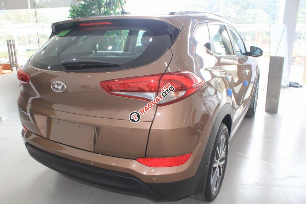 Bán xe Hyundai Tucson sản xuất 2018 màu nâu, xe lắp ráp, hỗ trợ trả góp lên đến 85% - LH: 090.467.5566-7