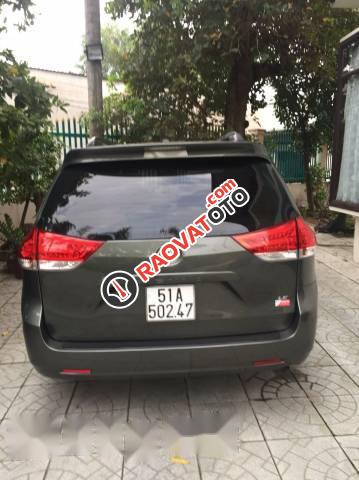 Bán ô tô Toyota Sienna đời 2010, màu xám  -3