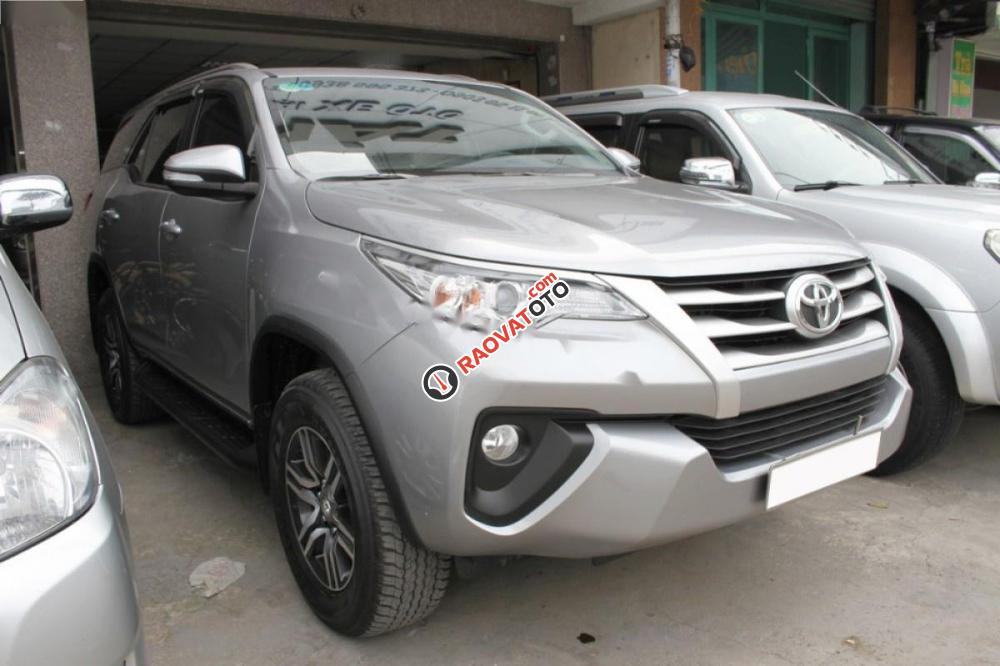 Bán ô tô Toyota Fortuner 2.4G 4x2 MT 2017, màu bạc, nhập khẩu nguyên chiếc số sàn-3