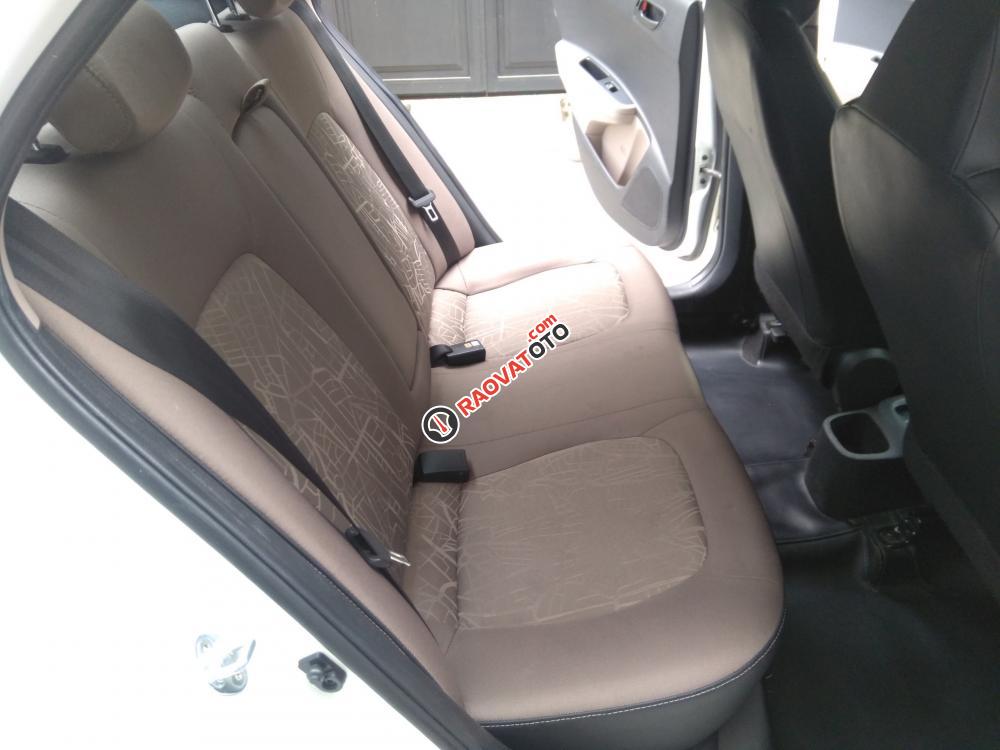 Cần bán em Hyundai Grand i10 1.2MT 2017 sedan, màu trắng cực đẹp-9