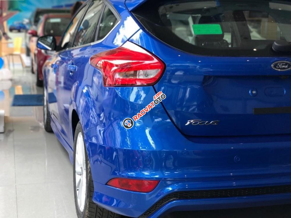 Bán xe Ford Focus Sport 1.5L đời 2017, màu xanh lam giá cạnh tranh-5