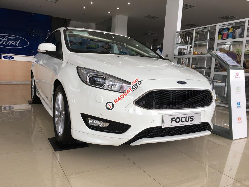 Bán ô tô Ford Focus 1.5 AT Sport Hatchback đời 2017, giao xe ngay, hỗ trợ trả góp 80%-3