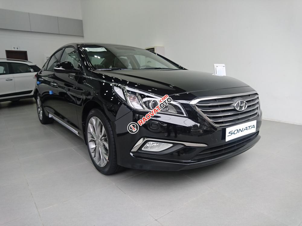Hyundai Sonata sản xuất 2017 màu đen nhập khẩu nguyên chiếc Hàn Quốc, hỗ trợ trả góp lên đến 90% -.LH: 0904675566-16