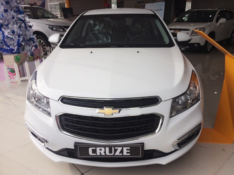 Bán ô tô Chevrolet Cruze đời 2017, màu trắng, nhập khẩu, giá chỉ 589 triệu-1