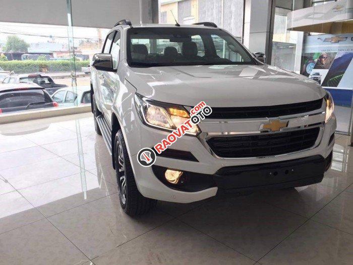 Xe bán tải Chevrolet Colorado 4x4 loại 2.8 AT, giảm giá bán 63 triệu còn 775 triệu-1