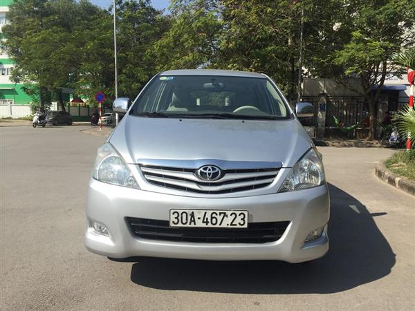 Bán xe Toyota Innova 2.0G đời 2010, màu bạc, chính chủ, giá 398tr-1