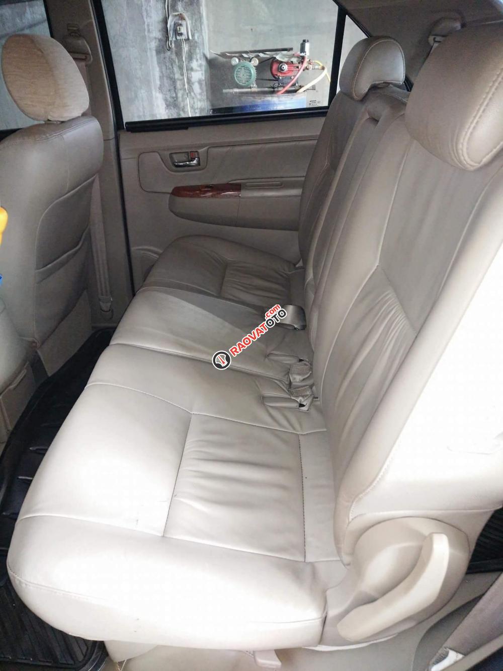 Bán xe Toyota Fortuner V 2009, màu đen, nhập khẩu-2