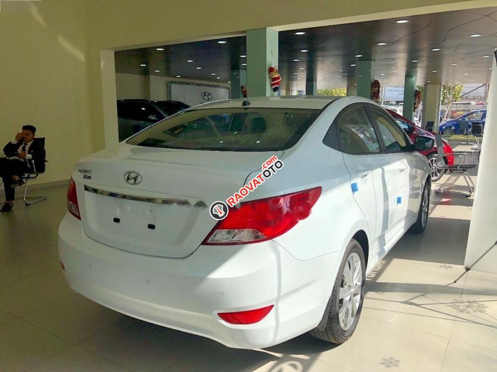 Bán ô tô Hyundai Accent 1.4 AT đời 2017, màu trắng, nhập khẩu, 585 triệu-4