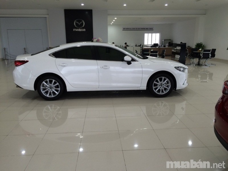 Bán Mazda 6 2.0L đời 2015, màu trắng, xe nhập, 700 triệu-0