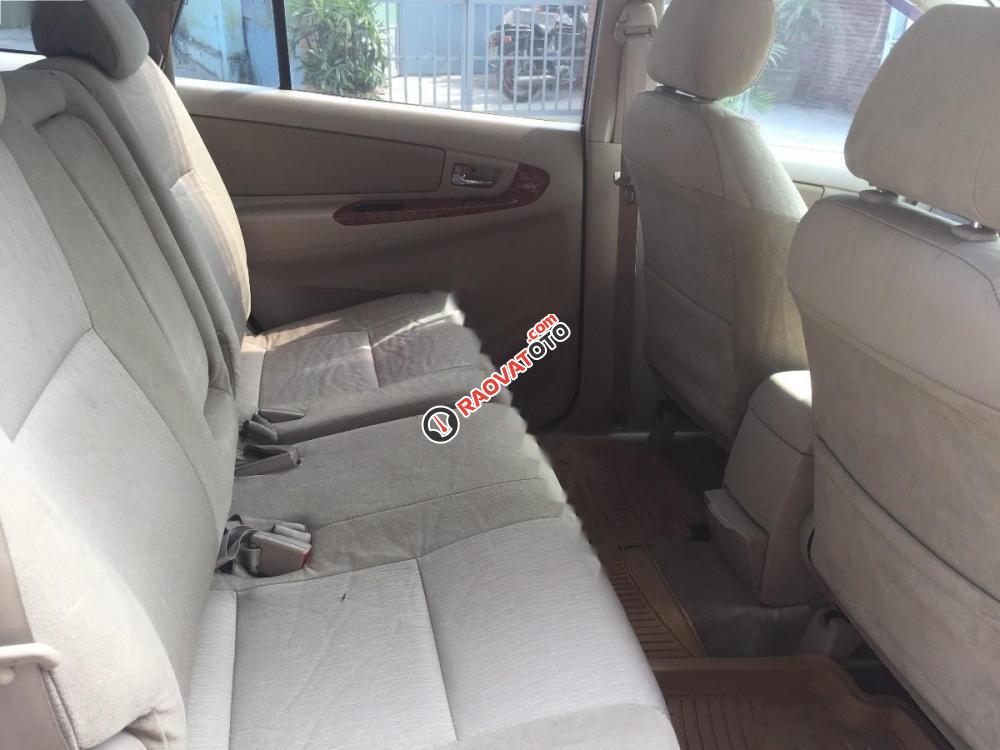 Bán Toyota Innova G đời 2008, màu bạc xe gia đình, 390tr-5