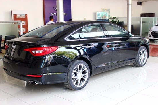 Bán xe Hyundai Sonata 2017, màu đen, xe nhập-11