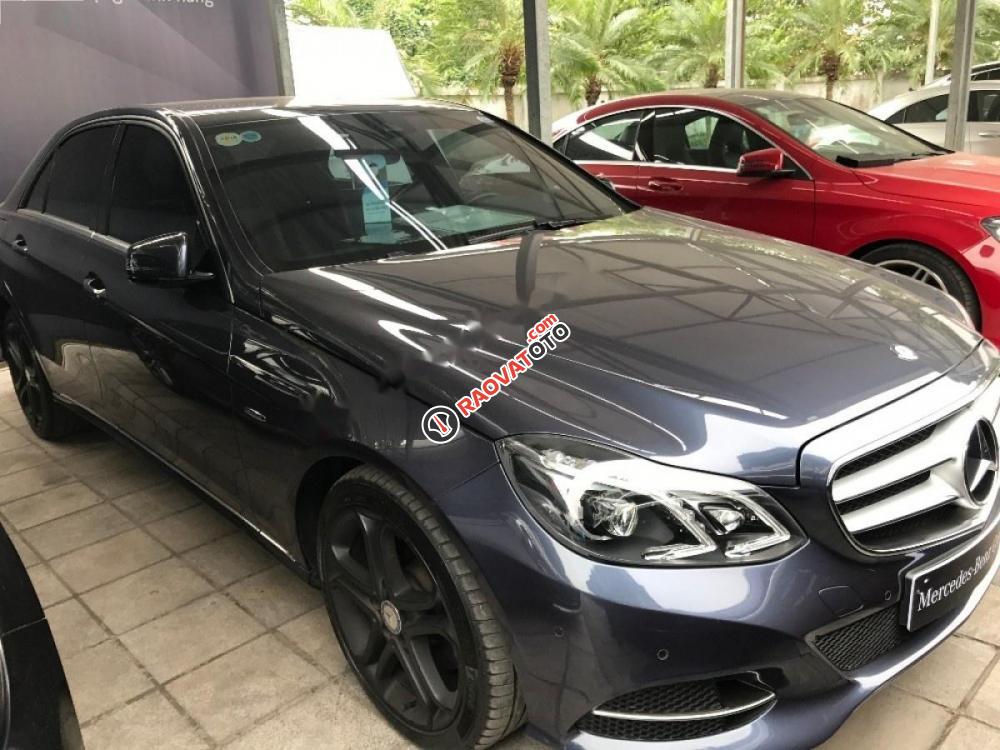 Cần bán lại xe Mercedes E200 Edition đời 2015, màu xanh-2