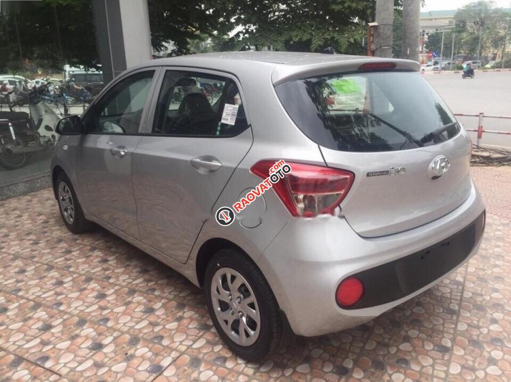 Cần bán xe Hyundai Grand i10 1.0 MT Base đời 2017, màu bạc, giá chỉ 315 triệu-1