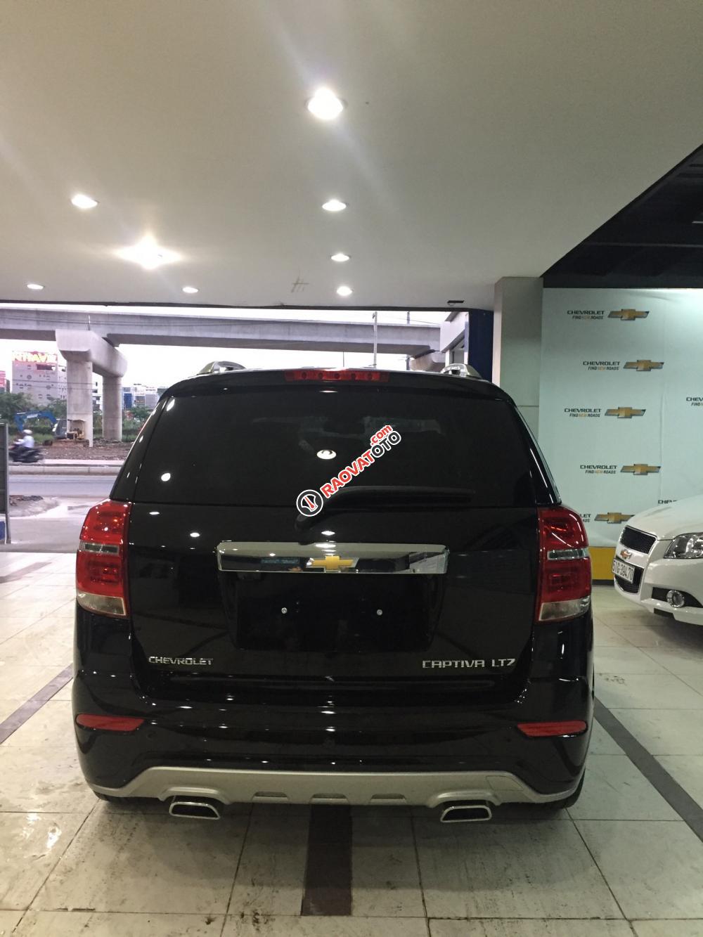 Bán Chevrolet Captiva Revv LTZ 2.4 AT đời 2017, gía sốc tận nóc-2