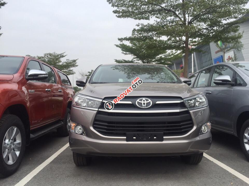 Toyota Long Biên bán xe Innova 2.0G 2018, giá cạnh tranh, trả góp từ 7tr/tháng - Hotline: 0948057222-1