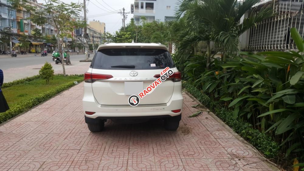 Cần bán Fortuner 2.4G số sàn, máy dầu 2017, màu trắng mới tinh như hãng-7