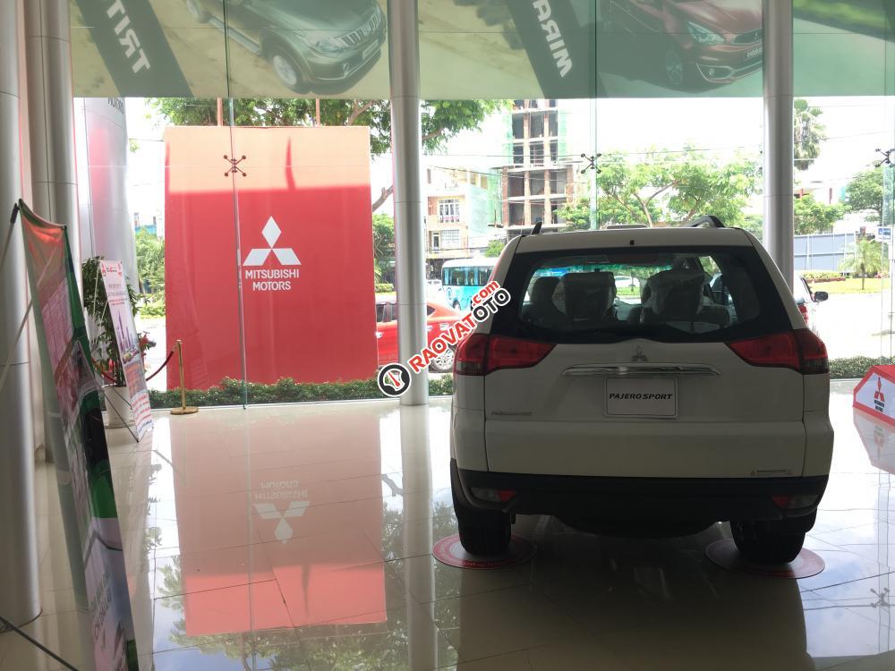 Bán Mitsubishi Pajero Sport, máy dầu đời 2017, màu trắng, nhận hồ sơ khó-2