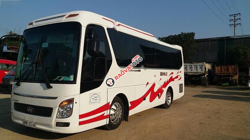 Bán xe Hyundai Universe Xpress đời 2015, màu trắng như mới-2