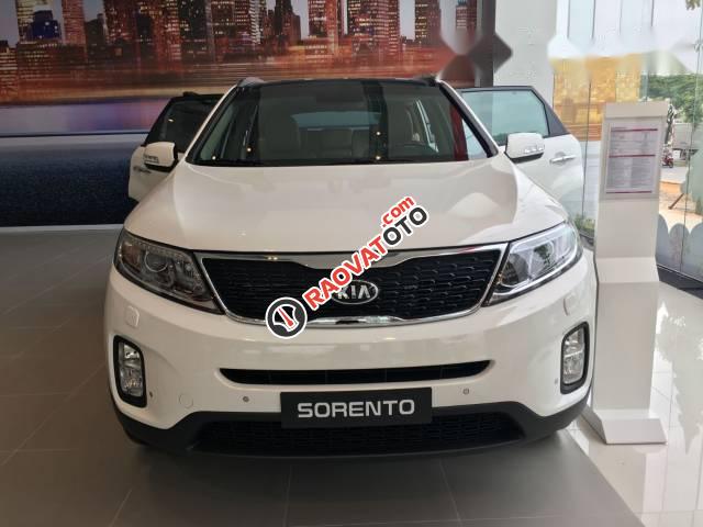 Bán xe Kia Sorento DATH đời 2017, màu trắng-0