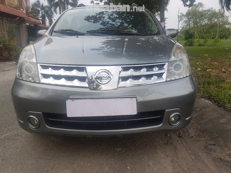 Cần bán gấp Nissan Grand livina sản xuất 2011, màu xám, nhập khẩu chính hãng, số tự động, 385tr-3