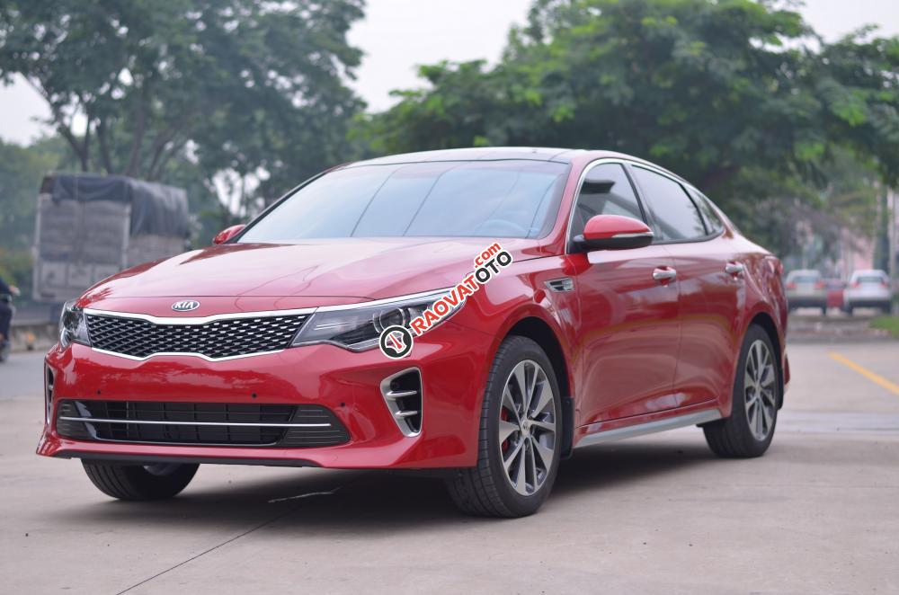 Kia Optima giảm giá cực sốc những ngày cuối năm-2