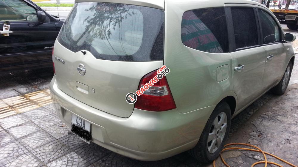 Cần bán gấp Nissan Livina 2011, màu vàng cát, còn mới-3