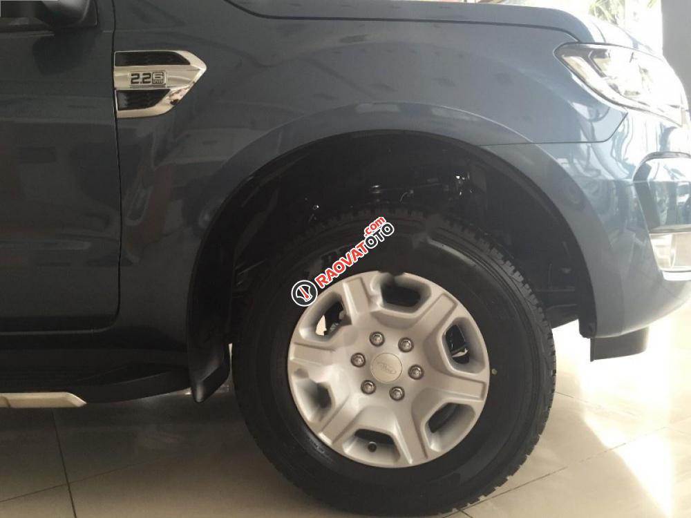 Bán ô tô Ford Ranger XLT 2.2L 4x4 MT đời 2017, màu xanh lam, nhập khẩu Thái-3