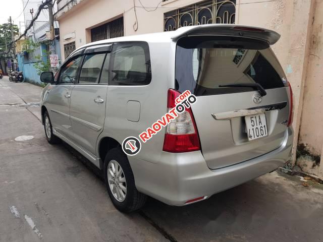 Bán xe Toyota Innova năm 2012, màu bạc  -2