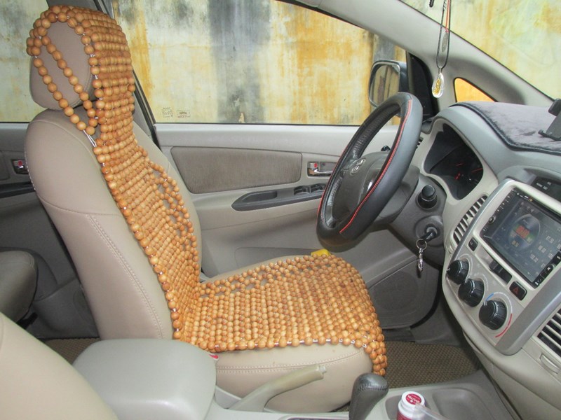 Cần bán xe Toyota Innova sản xuất 2014, màu bạc, xe nhập, số tự động-6