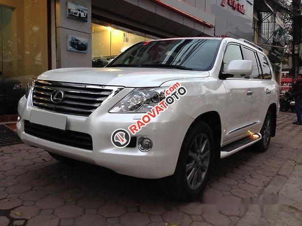 Cần bán xe Lexus LX 570 đời 2011, màu trắng, nhập khẩu như mới, giá tốt-0